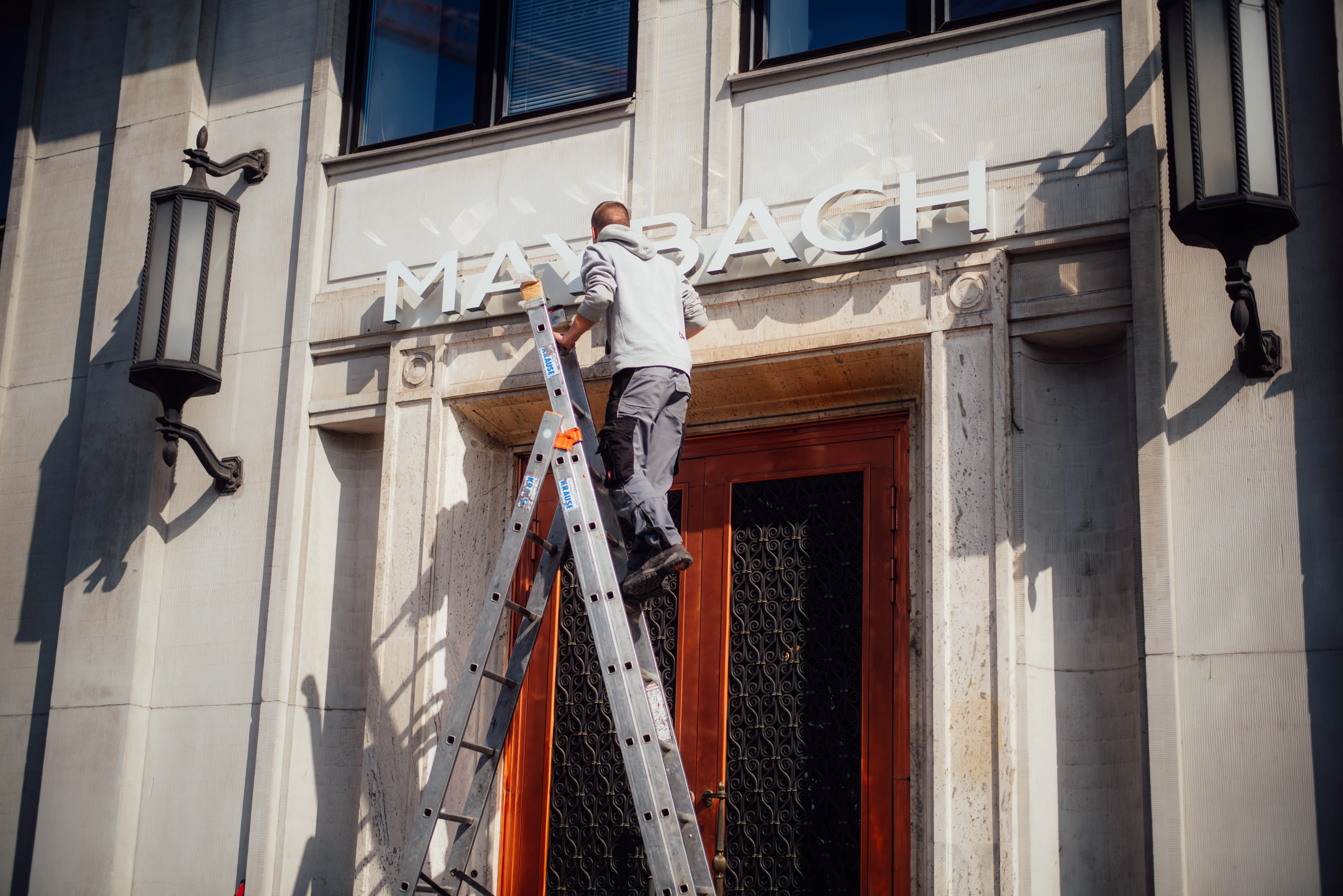 Salon Mercedes-Maybach — Warszawa Nowy Świat